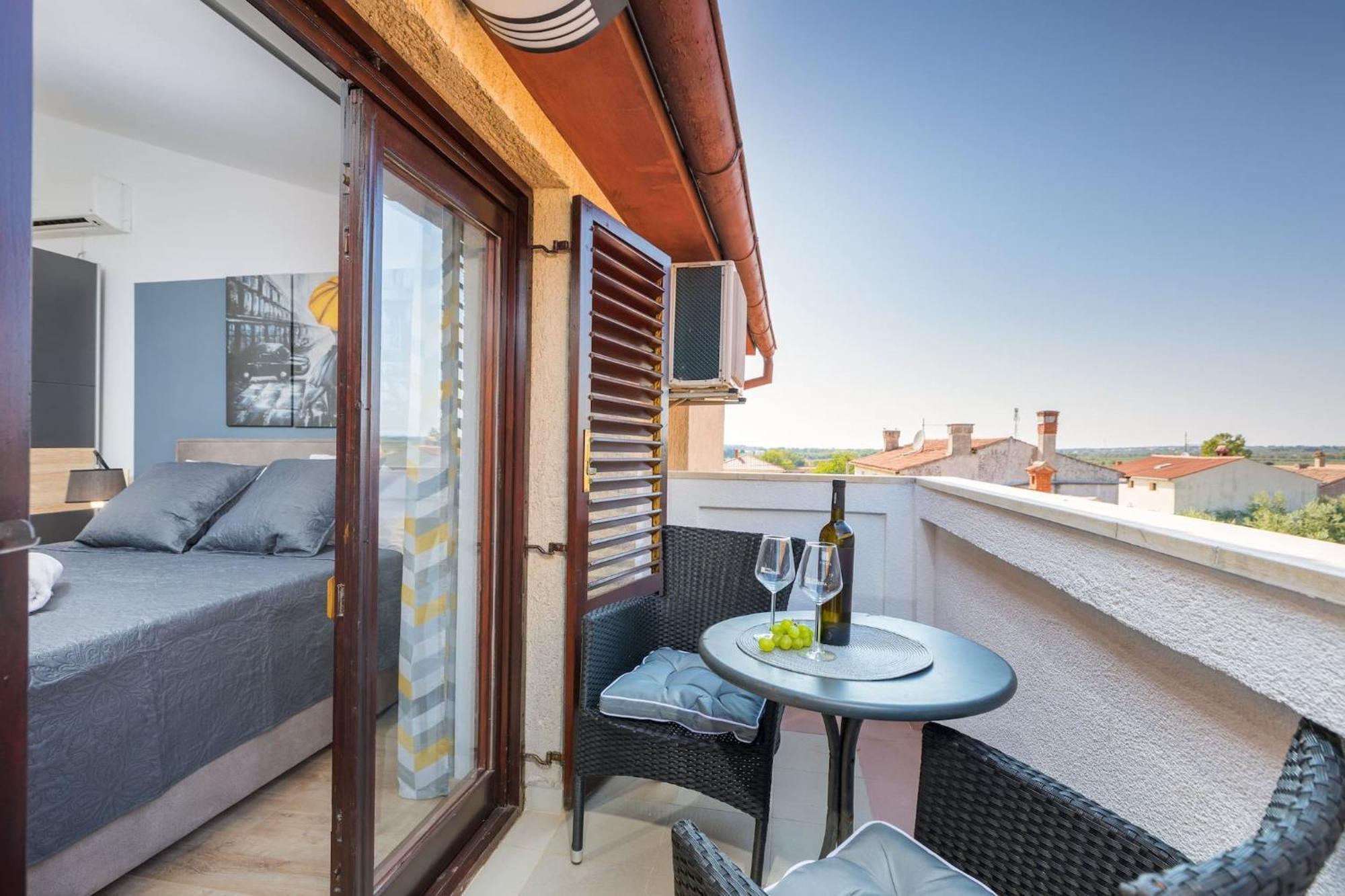 Marceta - Apartments & Rooms With Swimming Pool Fažana Eksteriør billede