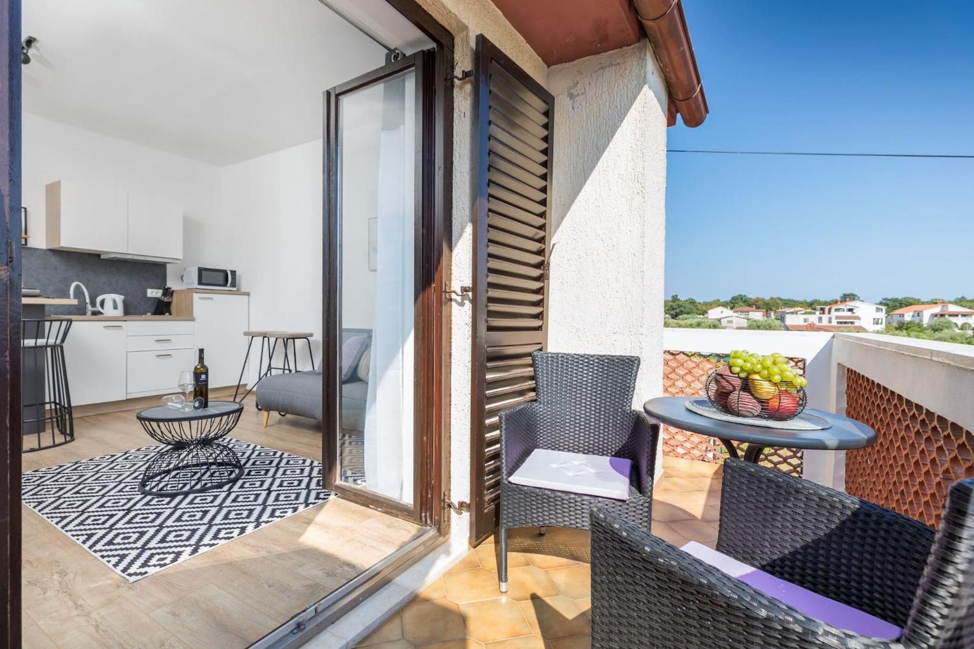Marceta - Apartments & Rooms With Swimming Pool Fažana Eksteriør billede